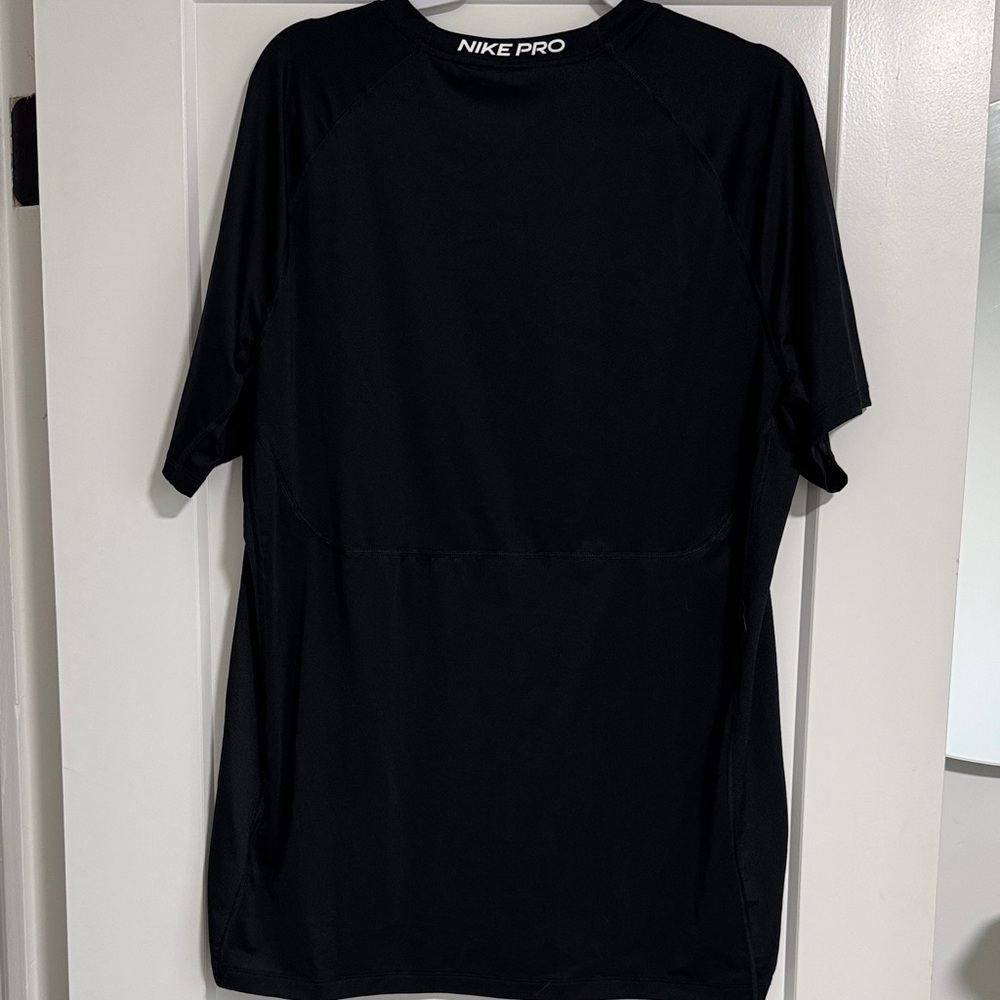 Nike Men's Black Short Sleeve Athletic Tee - Men’s XL - Picture 3 of 5